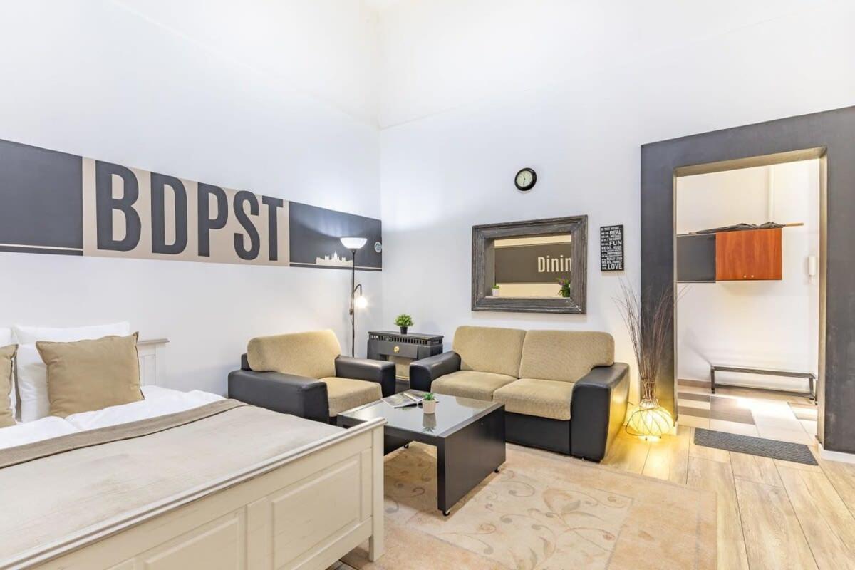 Apartment Rustic In The Downtown Budapest